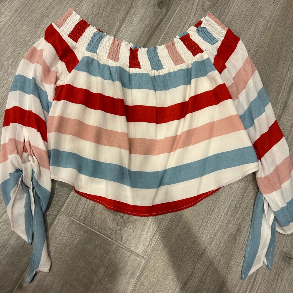 NWT! Lovers and friends striped silky blouse, off shoulder. Size medium